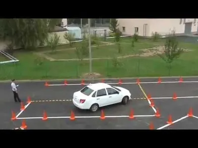 Русский мужчина авто-инструктор. Учу с нуля.