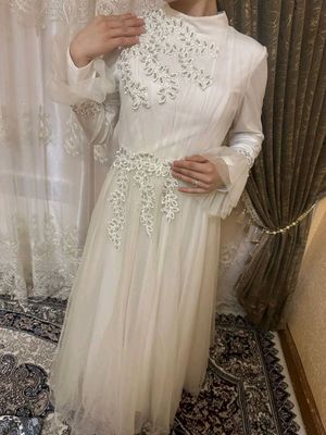 Juda chiroyli va nafis ko'ylak