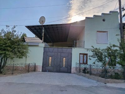 продам дом 4.2 сотка 8 комнат . 1.5 этажный