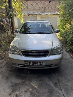 Лассети -1.8 - автомат год выпуска 2009