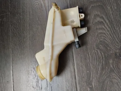 Тормозной бачок Шевролет Кобальт