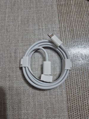 Кабель для зарядки на iphone оригинал