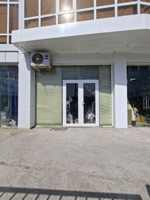Magazin sotiladi. Ko'k bozorda