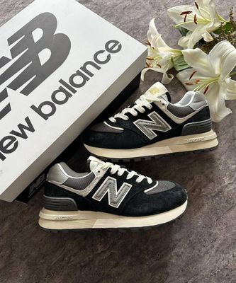 New balance 574. Nicolas Theil