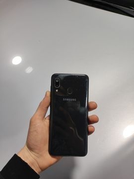 SAMSUNG A20 32 GB xolati normalniy