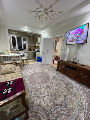 2в3 ком/4/4 балкон 1.5*3, площадь 50м2. Феруза, Экобазар АиГ