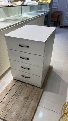 Тумбочка белая для офиса