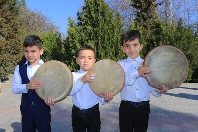 Muzika hobbi Doira bahshichilik Folklor etnografiya rubob