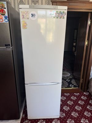 холодильник Indesit