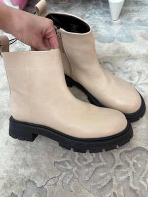 Продаются новые полусапоги