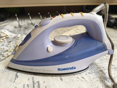 Продам утюг Rowenda