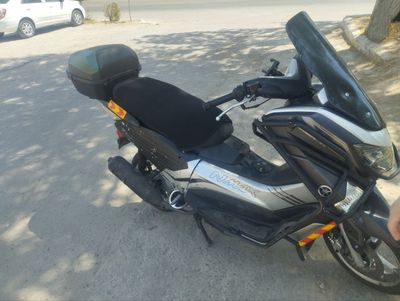 N max benzinli skuteri 150 kuba
