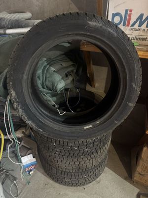 Продаю комплект зимних балон размер 205/50R17