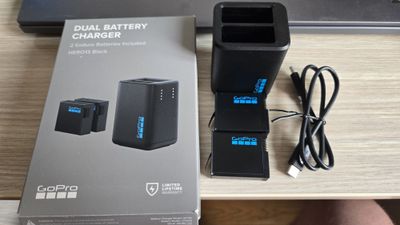Зарядник с батареями для GoPro Hero 13