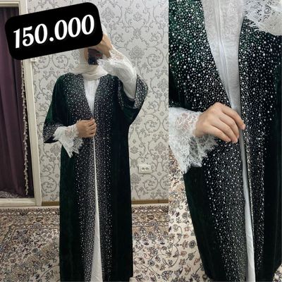 Ko’ylaklar sotiladi 1marta kiyilgan. Hammasi turkiya moli.