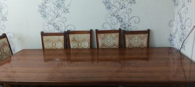 Продается стол на 12 персон и 6 сьульев