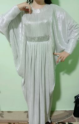 Oqshom libosi, kiyilgan