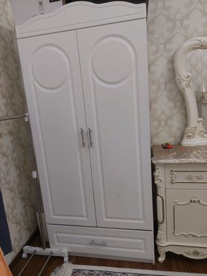 Bolalar shkafi sotiladi