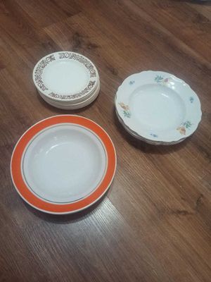 Продаются Японские и Советские тарелки большие и маленькие.