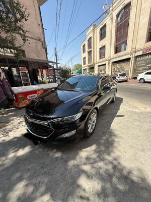 Malibu 2.4 2018 yil primer qilingan rangi qora wumka balon tanirovka
