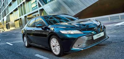 Toyota Camry hybrid Grande Япония 2023 год