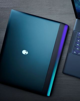 Dell/Alienware 18 Intel Core Ultra9-275HX/RTX5090 24GB