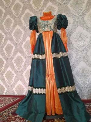 kelin salomga kiyilgan M razmer kiyigonga tuwad