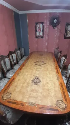 Гостинный стол и стулья в отличном состоянии