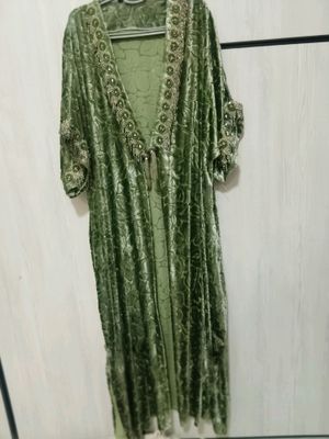 ABAYA:3 MARTA TUYGA KIYILGAN YENGIDAY TURIBDI .
