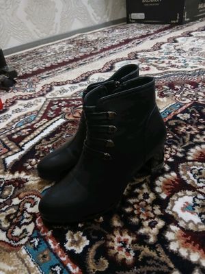 Ayollar uchun qishki etik