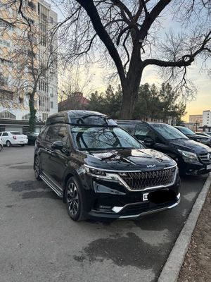 KIA Carnival сотилади