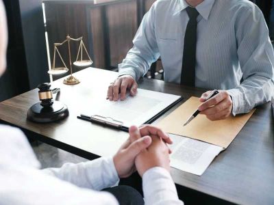Адвокат ва юрист жиноят, мамурий, фукаролик ва Йул транспорт ходисаси