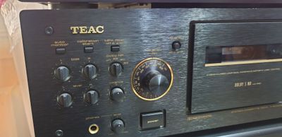 Продается кассетная дека TEAC V-6030S