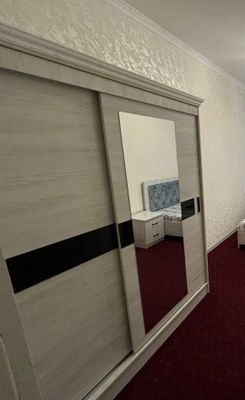 Срочний продам шкаф купе хайтек