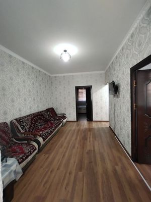 Аренда 2 ком квартиры рядом с базаром ЭКО.Вдоль дороги.Ялангач