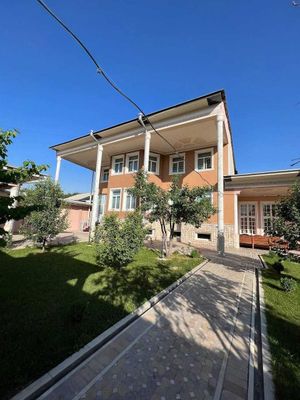 ул.А.Каххара Яккасарай Тухона 10-сот 11-комн 372 м² 2-этажа бассейн