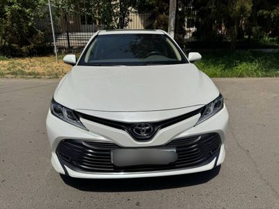 Машина Toyota Camry