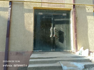 Эшик сотилади шишалик