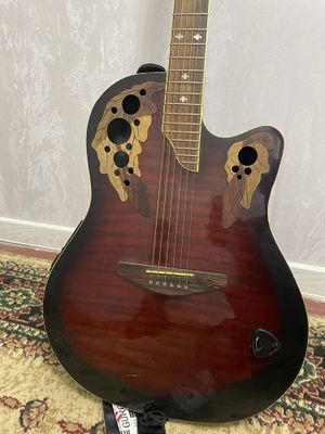 Ovation gitara sotiladi