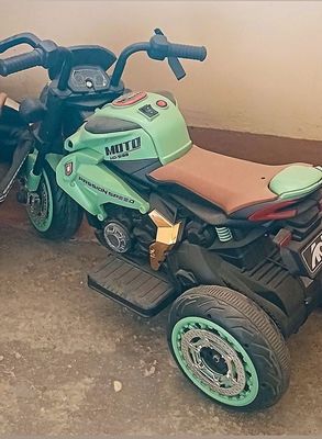 Assalom alekum Bolalar uchun Zaryadkali Mototsikl Va Lyulyka sotiladi