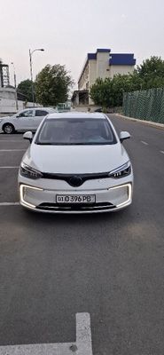 Elektromobil BAİC EU5