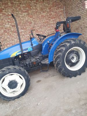 Traktor New Holland TT40 SOTILADI