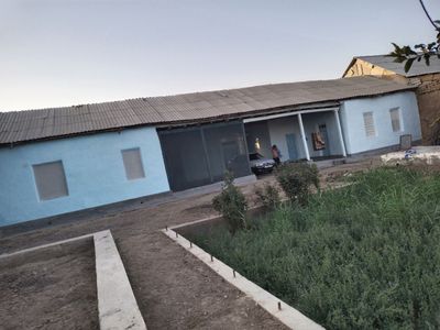 Ховли сотилади ...
