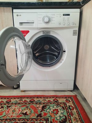 Продаётся стиральная машина LG Корея.