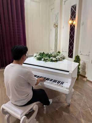 Автор твоих песен.