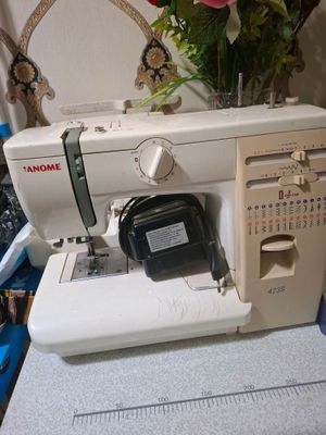 продам шв машинка 300000тыс