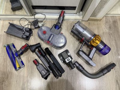 * Dyson SW 47 оригинальный беспроводной пылесос (требуется ремонт)