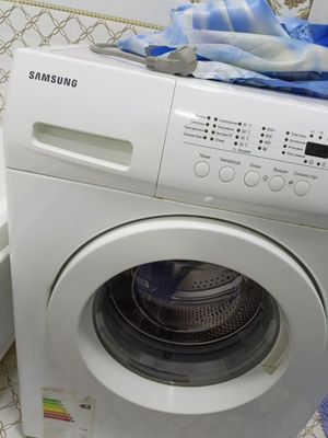 Samsung 5 kg avtomat kir moshinasi sotiladi.