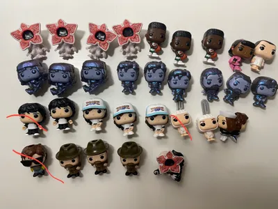 Продаю фигурки Stranger things Kinder Joy