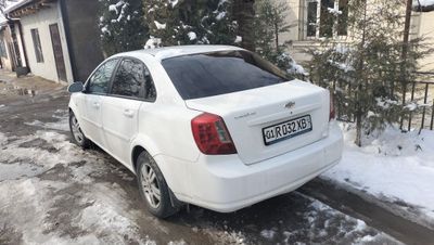 Lacetti srochna sotiladi